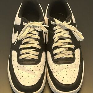 Preowned Nike Men’s Court Vision Low size 11 White and Black